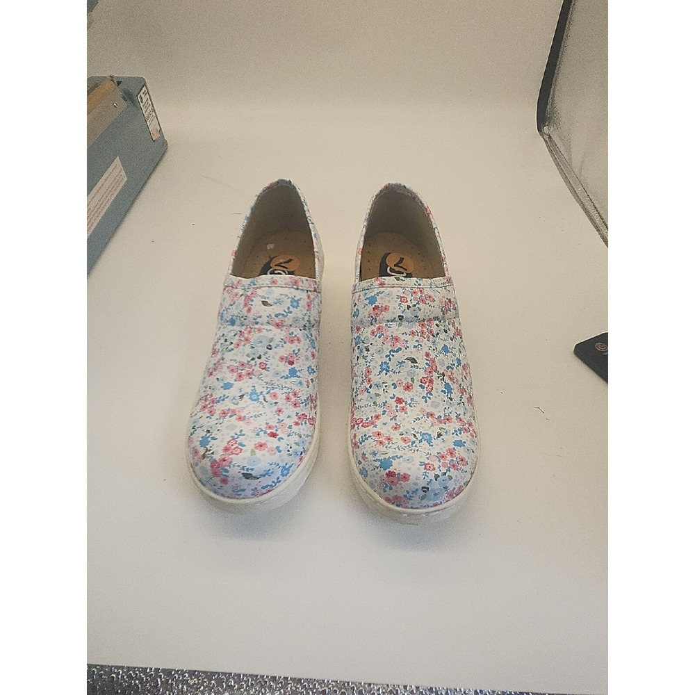 Ohmm Women Floral Nursing Clogs White Pink Blue Slip Resistant Size 7